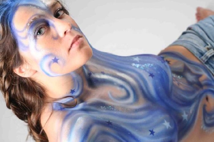 936 Bodypainting mit Adriana Joana Roeper